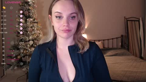 Lana online show from December 2024 08:01:02 PM
