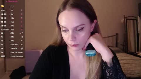 Lana online show from September 2025 05:23:01 PM