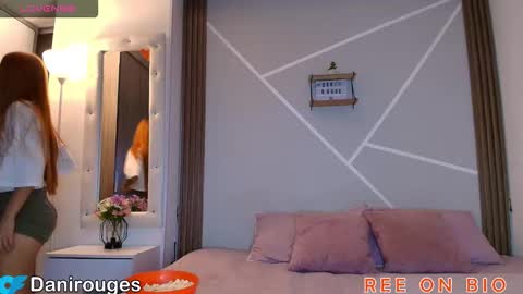 Snapshot of wetbubble chatting on November 2025 11:47:01 PM Mia and Dylan online show from November 2025 11:47:01 PM