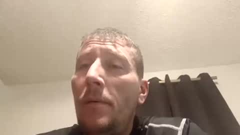 Snapshot of wetduck77777 chatting on December 2025 04:00:02 AM wetduck77777 online show from December 2025 04:00:02 AM