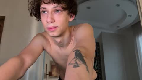 Snapshot of wheremydaydream chatting on November 2025 08:04:01 AM Mia Please help me to reach 100 thumps up online show from November 2025 08:04:01 AM