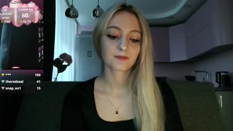 Lina online show from September 2025 04:18:01 PM