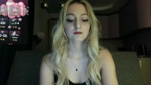 Lina online show from September 2025 10:10:02 PM