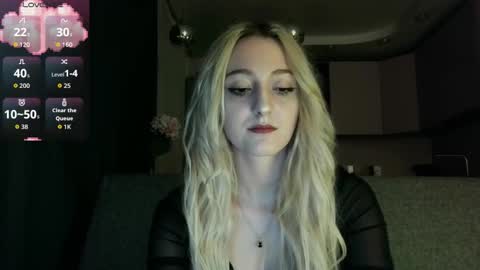Lina online show from September 2025 10:21:02 PM