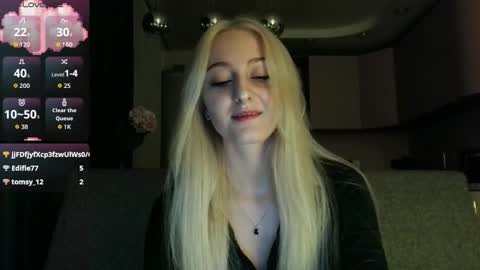 Lina online show from September 2025 10:55:02 PM