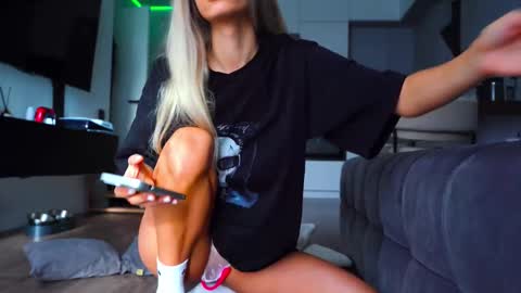 Snapshot of whitebanny chatting on October 2025 05:55:02 AM Kate online show from October 2025 05:55:02 AM