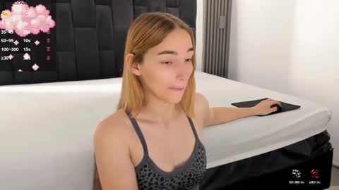 WhiteSun online show from September 2025 12:43:02 PM