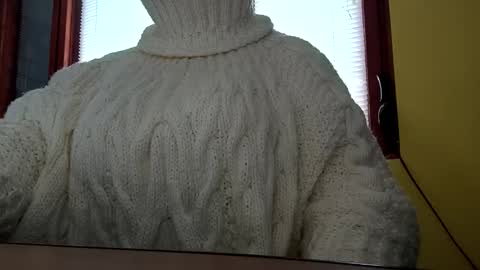 Snapshot of whitesweater chatting on October 2025 07:01:01 AM whitesweater online show from October 2025 07:01:01 AM