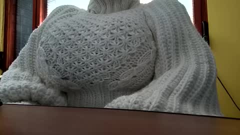 Snapshot of whitesweater chatting on October 2025 08:16:02 AM whitesweater online show from October 2025 08:16:02 AM