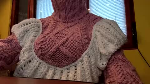 Snapshot of whitesweater chatting on November 2025 06:29:02 AM whitesweater online show from November 2025 06:29:02 AM