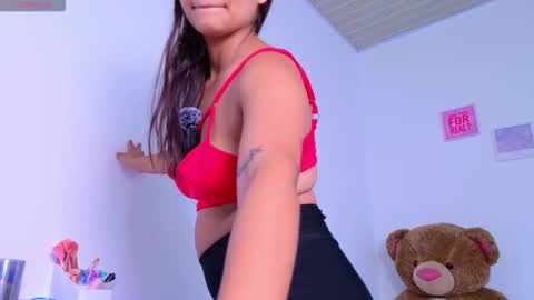 Snapshot of whitneyparker1 chatting on October 2025 01:00:01 PM Whitney  online show from October 2025 01:00:01 PM