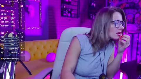 Snapshot of whitneypunnch chatting on November 2025 06:01:01 AM whitneypunnch online show from November 2025 06:01:01 AM