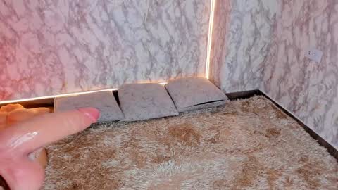 whitneyyfox online show from December 2024 12:02:01 AM