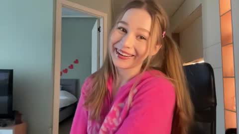 Alisa online show from December 2024 06:33:02 AM