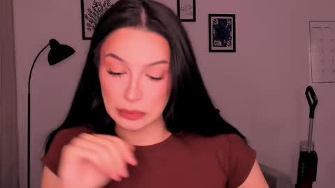 Snapshot of whoislulu chatting on November 2025 08:33:02 PM whoislulu online show from November 2025 08:33:02 PM