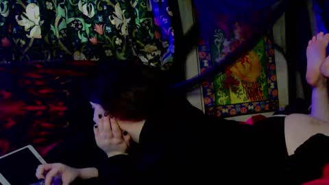 whoisnoxx online show from December 2025 12:36:01 PM