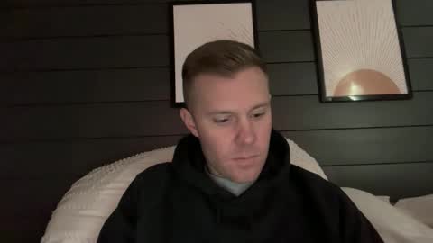 whoops1017 online show from December 2025 04:58:02 PM