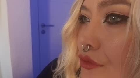 Snapshot of wickedxqueen chatting on October 2025 05:21:02 AM Laura online show from October 2025 05:21:02 AM