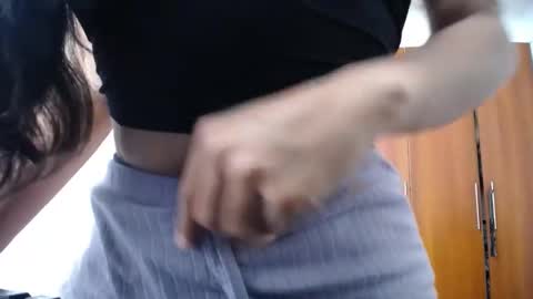 Ilauren online show from October 2025 05:25:01 PM