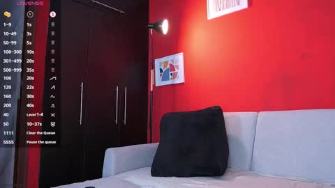 wild_col online show from November 2025 12:51:02 PM