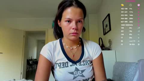 Mia online show from October 2025 07:15:01 AM