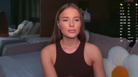 Alexis online show from September 2025 10:43:01 PM
