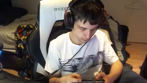 Snapshot of willfro_ chatting on October 2025 02:45:01 AM willfro_ online show from October 2025 02:45:01 AM