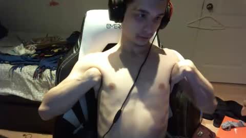 Snapshot of willfro_ chatting on December 2025 05:02:01 AM willfro_ online show from December 2025 05:02:01 AM