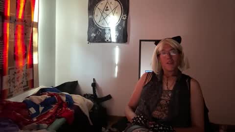 Snapshot of willlohne5 chatting on October 2025 10:10:01 PM Ville Lohner online show from October 2025 10:10:01 PM