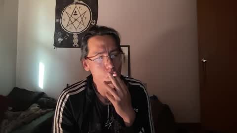 Snapshot of willlohne5 chatting on November 2025 08:11:01 PM Ville Lohner online show from November 2025 08:11:01 PM