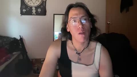 Snapshot of willlohne5 chatting on November 2025 07:07:02 PM Ville Lohner online show from November 2025 07:07:02 PM