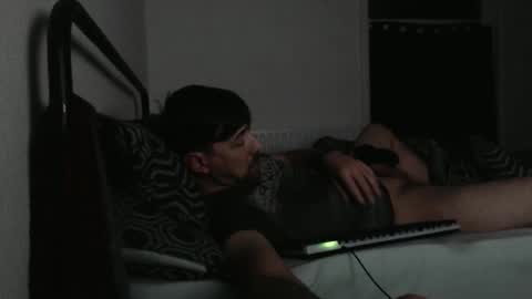 Snapshot of willybewildstone chatting on November 2025 02:34:01 AM willybewildstone online show from November 2025 02:34:01 AM