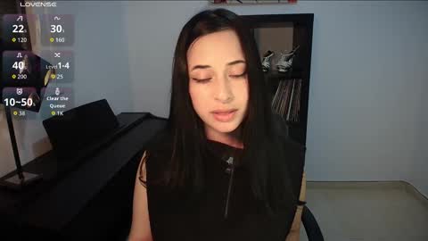 Sara online show from October 2025 05:20:02 PM