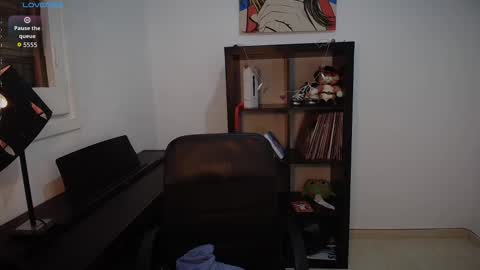 Sara online show from October 2025 08:09:01 PM