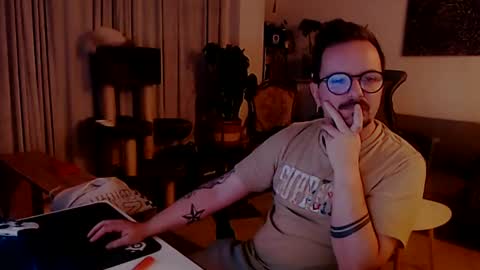 Snapshot of winnydepooh chatting on January 2025 09:05:01 PM cream36 online show from January 2025 09:05:01 PM