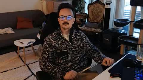 Snapshot of winnydepooh chatting on November 2025 03:23:02 PM cream36 online show from November 2025 03:23:02 PM