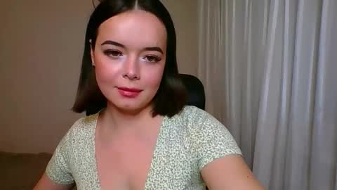 Snapshot of winter__white_rose chatting on September 2025 04:54:01 PM Emma online show from September 2025 04:54:01 PM