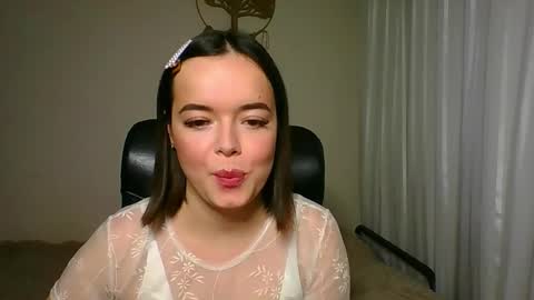 Snapshot of winter__white_rose chatting on September 2025 04:00:01 PM Emma online show from September 2025 04:00:01 PM