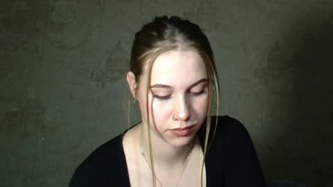 wira_witch online show from December 2024 04:01:02 PM