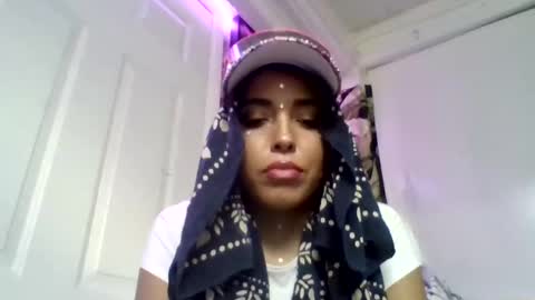 wisephlsphriii online show from November 2025 09:48:01 PM