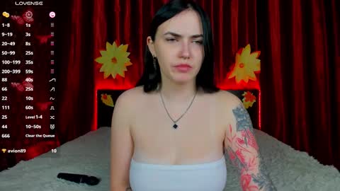 Kira online show from November 2025 07:19:02 AM