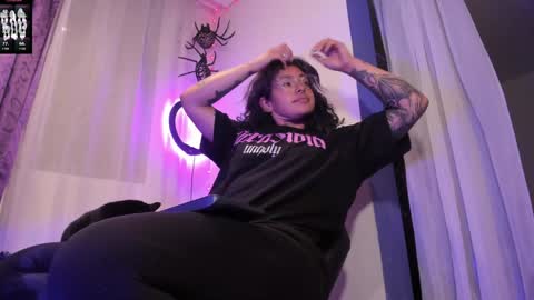     Luna Violeta  A r t i s t  online show from December 2024 12:07:02 AM