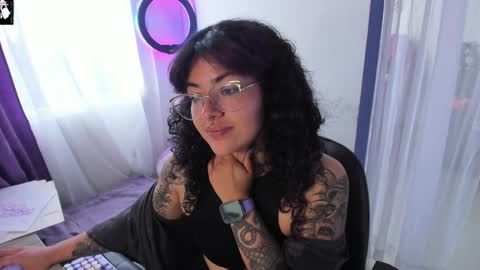     Luna Violeta  A r t i s t  online show from January 2025 09:31:01 PM