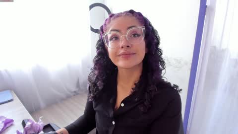     Luna Violeta  A r t i s t  online show from February 2025 08:41:01 PM