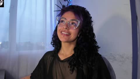     Luna Violeta  A r t i s t  online show from February 2025 10:53:02 PM