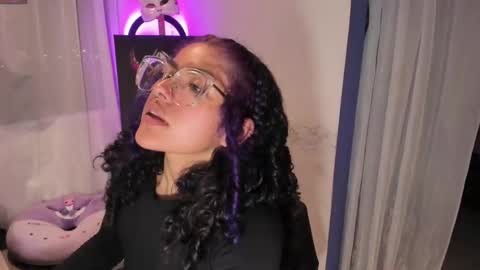     Luna Violeta  A r t i s t  online show from February 2025 11:58:02 PM