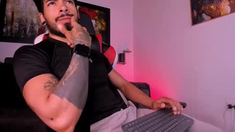 Snapshot of wolferatus chatting on October 2025 09:30:01 PM wolferatus online show from October 2025 09:30:01 PM