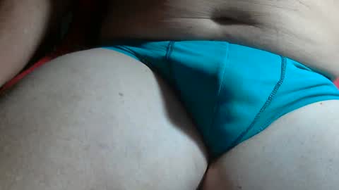 Snapshot of wolfoerl chatting on October 2025 08:42:02 PM wolfoerl online show from October 2025 08:42:02 PM