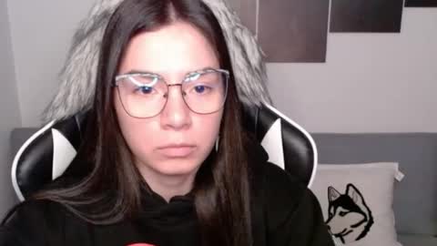 Snapshot of wolfs_daughter chatting on October 2025 01:58:02 AM Alex online show from October 2025 01:58:02 AM