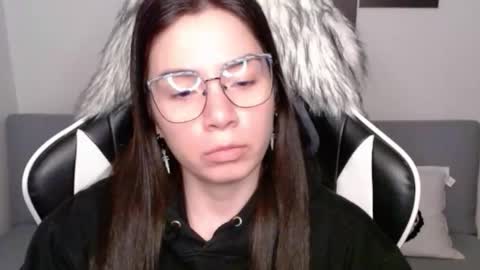 Snapshot of wolfs_daughter chatting on October 2025 03:08:01 AM Alex online show from October 2025 03:08:01 AM